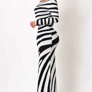 Chic Zebra Striped Long Sleeve Dress